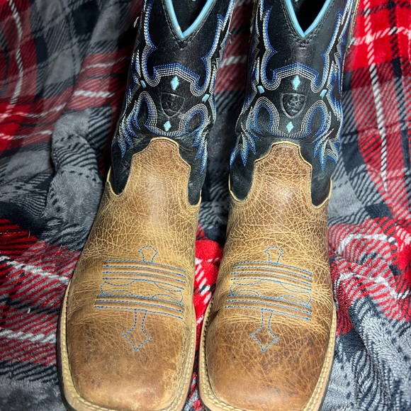 Women’s size 5 Ariat Square Toe Leather Cowboy Boots - Picture 1 of 7
